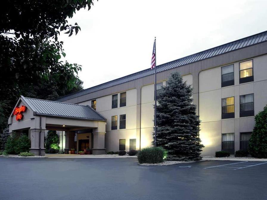 Hampton Inn Portage Exterior photo