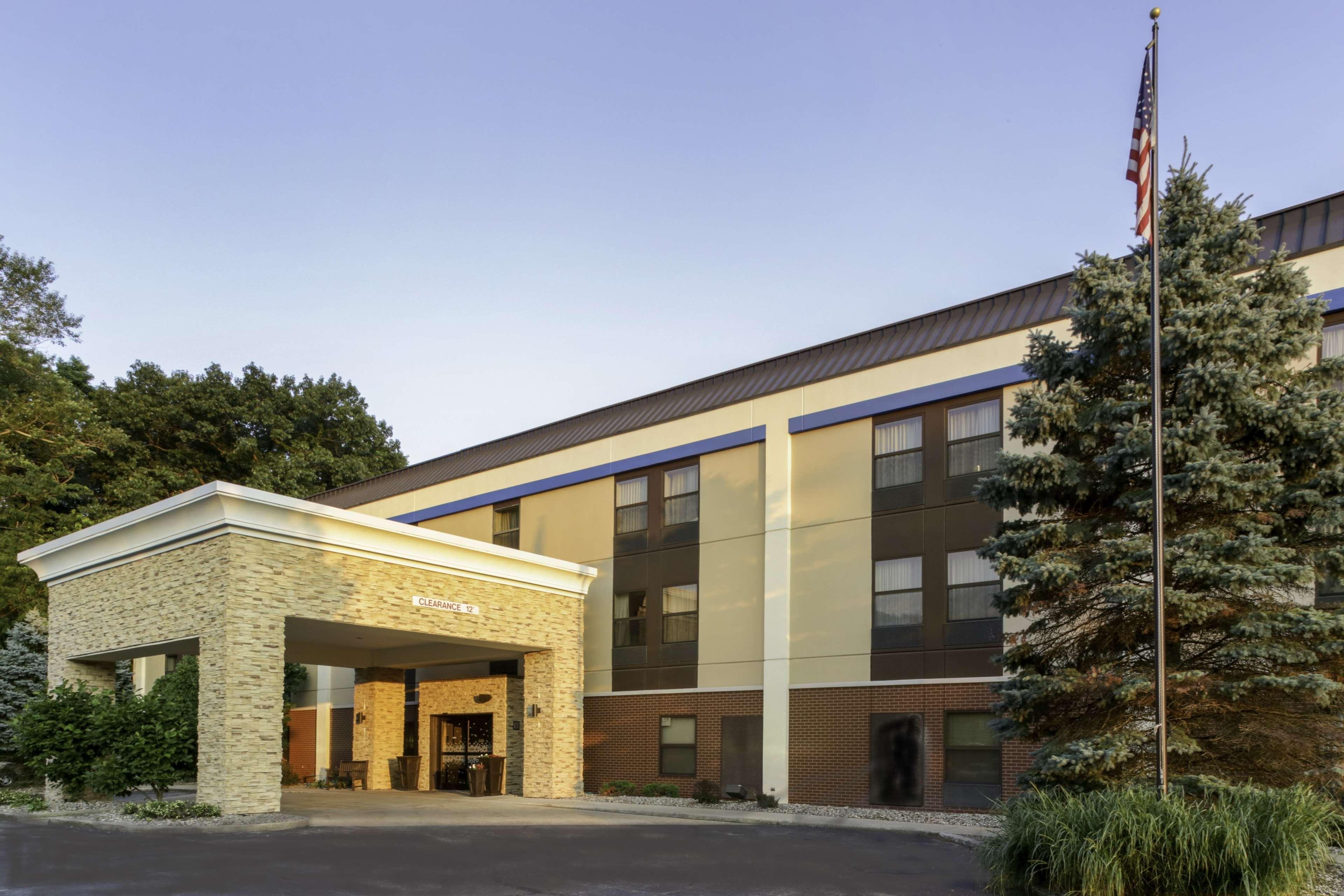 Hampton Inn Portage Exterior photo